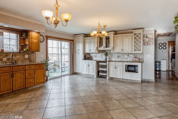 Chandelier, Interior, Kitchen