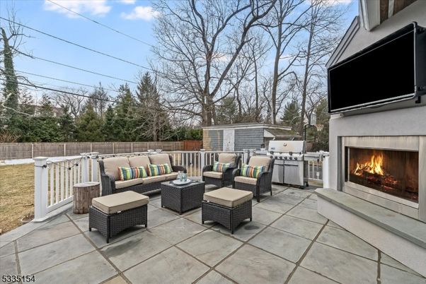 Exterior, Fireplace