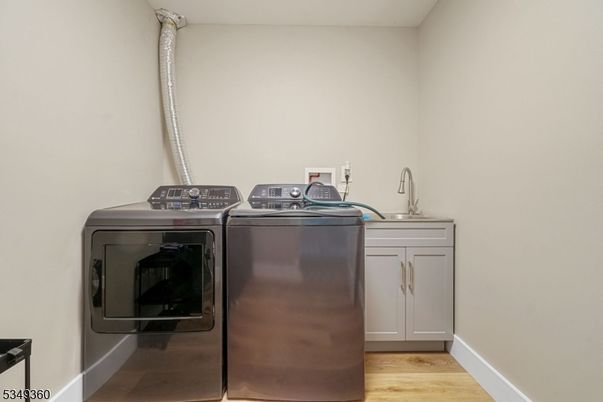 Interior, Washer, Wood Texture Flooring