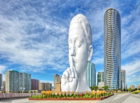 Exterior, Facade, Highrise