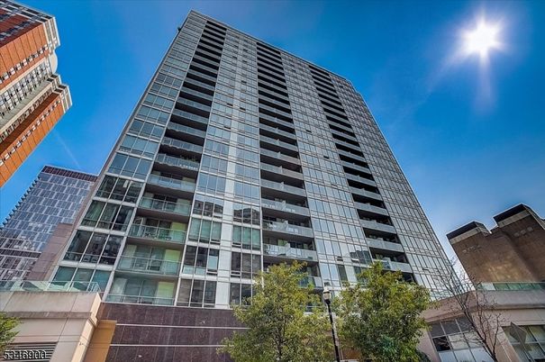 Exterior, Facade, Highrise