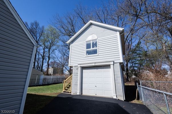Detached Garage, Exterior