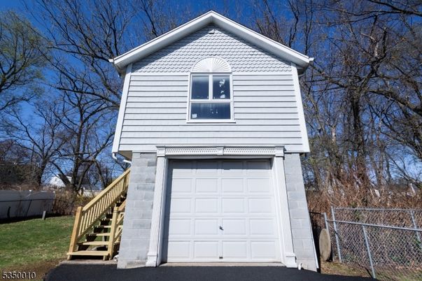 Detached Garage, Exterior
