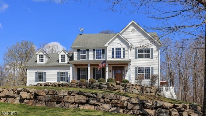 Exterior, Facade, Farmhouse