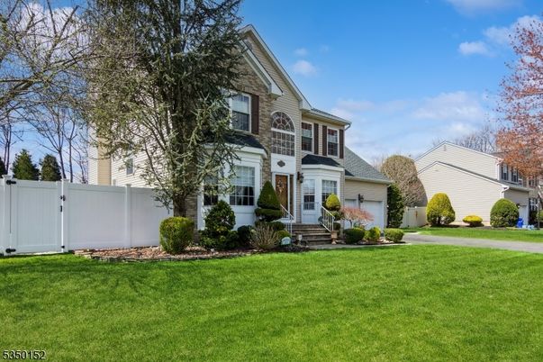 Backyard, Exterior, Facade, Cape Cod