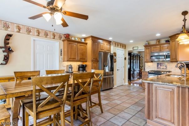 Dining room, Interior, Kitchen, Recessed Lighting, Stainless Steel Appliances