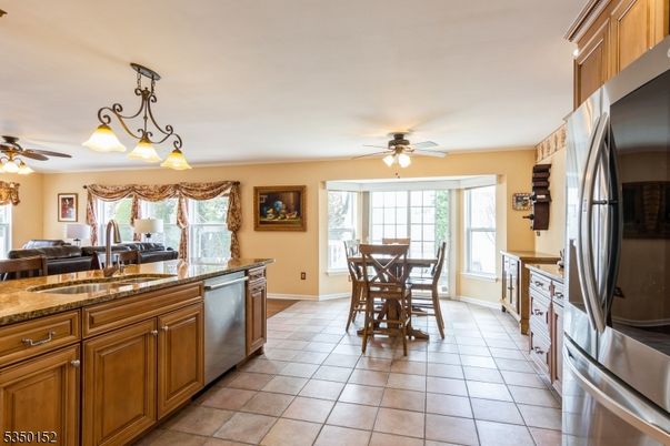 Chandelier, Dining room, Interior, Kitchen