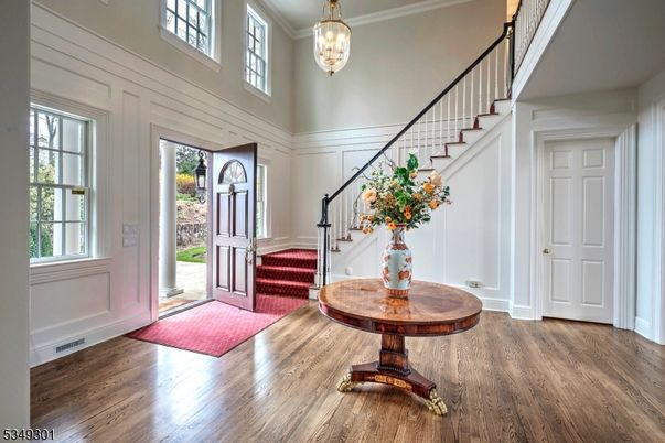 Interior, Pendant Lights, Wood Texture Flooring