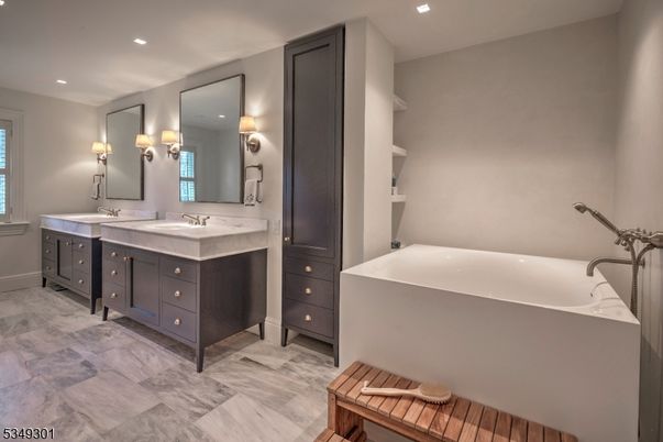 Bathroom, Dual Sink Vanities, Interior, Recessed Lighting
