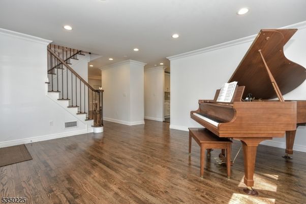 Interior, Piano, Recessed Lighting, Wood Texture Flooring