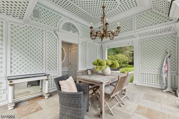 Chandelier, Dining room, Interior