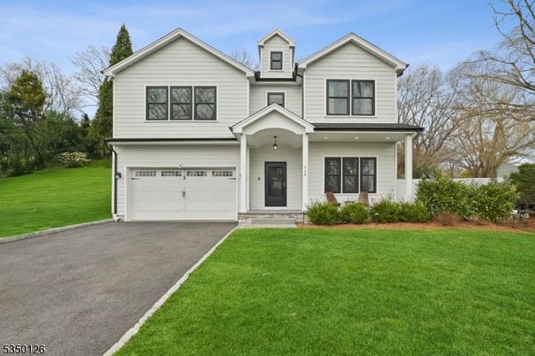 Attached, Exterior, Facade, Farmhouse