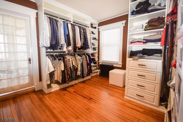 Interior, Walk-in Closets, Wood Texture Flooring