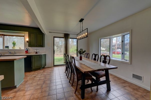 Chandelier, Dining room, Interior, Kitchen, Pendant Lights