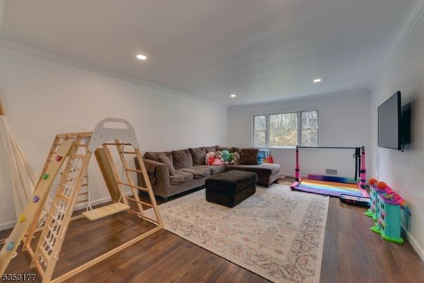 Interior, Living room, Recessed Lighting, Wood Texture Flooring
