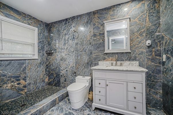 Bathroom, Interior, Marble Walls, Recessed Lighting