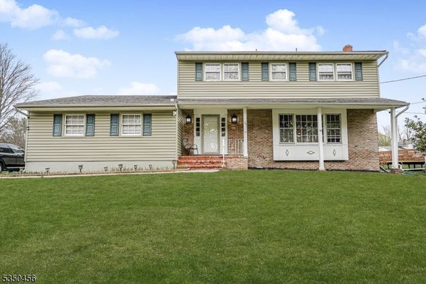 Exterior, Facade, Brick Facade, Split Level