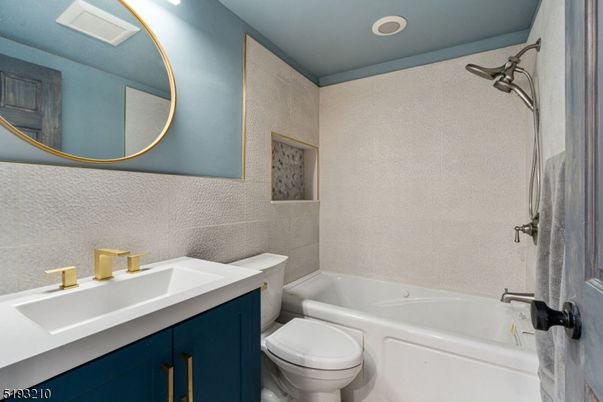 Bathroom, Interior, Recessed Lighting