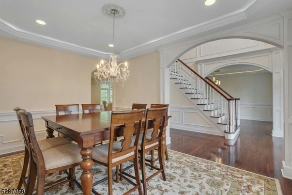 Chandelier, Dining room, Interior, Recessed Lighting, Wood Texture Flooring