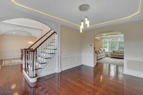 Interior, Pendant Lights, Recessed Lighting, Wood Texture Flooring