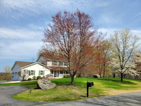 Exterior, Facade, Cape Cod