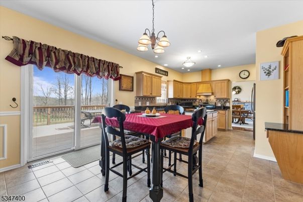 Chandelier, Dining room, Interior, Kitchen, Recessed Lighting
