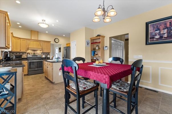 Dining room, Interior, Kitchen, Recessed Lighting