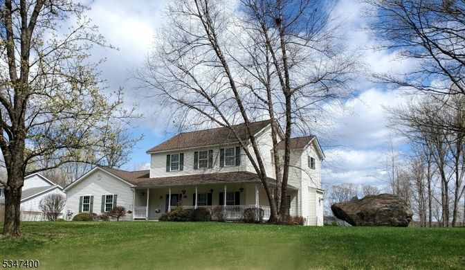Backyard, Exterior, Facade, American Foursquare