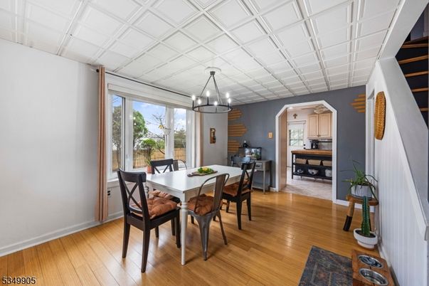 Chandelier, Dining room, Interior, Kitchen, Wood Texture Flooring