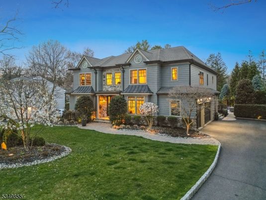 Attached, Exterior, Facade, Farmhouse