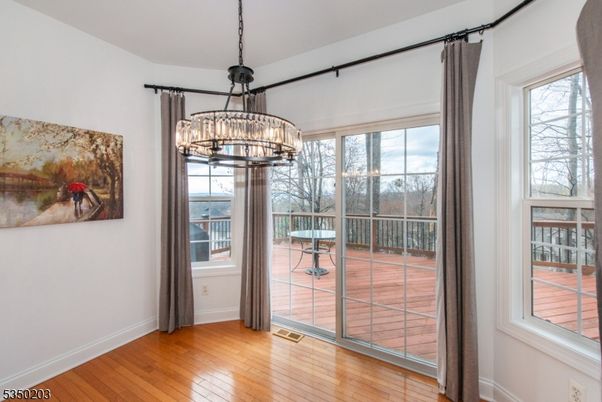 Interior, Pendant Lights, Wood Texture Flooring