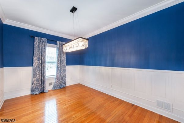 Chandelier, Empty room, Interior, Pendant Lights, Wood Texture Flooring