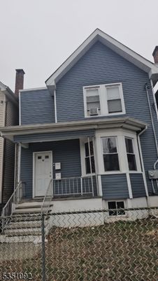 Exterior, Facade, American Craftsman