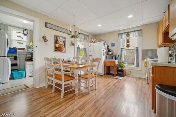 Dining room, Interior, Kitchen, Pendant Lights, Recessed Lighting, Wood Texture Flooring