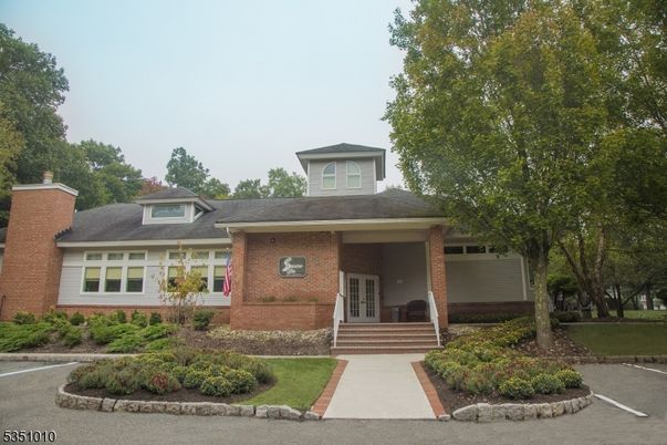 Exterior, Facade, Brick Facade, Split Level