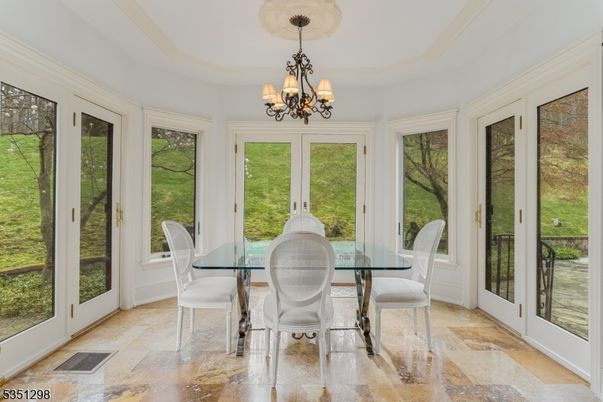 Chandelier, Dining room, Interior