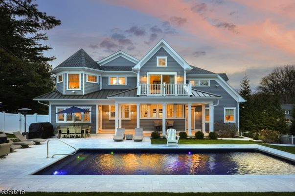 Exterior, Facade, Pool, Queen Anne Victorian
