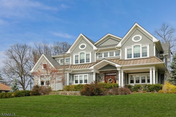 Exterior, Facade, Farmhouse