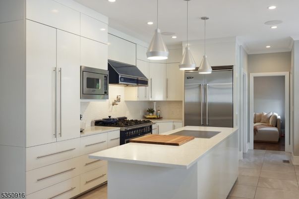 Interior, Kitchen, Pendant Lights, Recessed Lighting, Stainless Steel Appliances