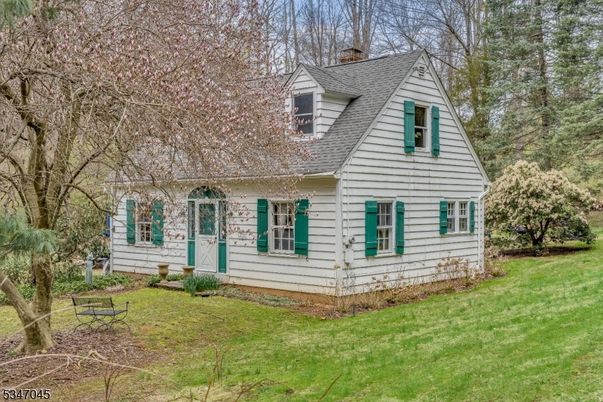 Exterior, Facade, Cape Cod