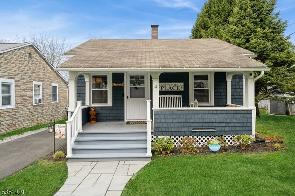 Exterior, Facade, Cape Cod