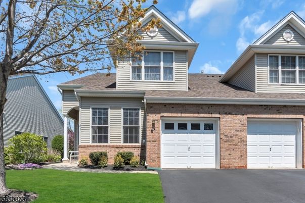 Attached, Exterior, Facade, Brick Facade, American Craftsman