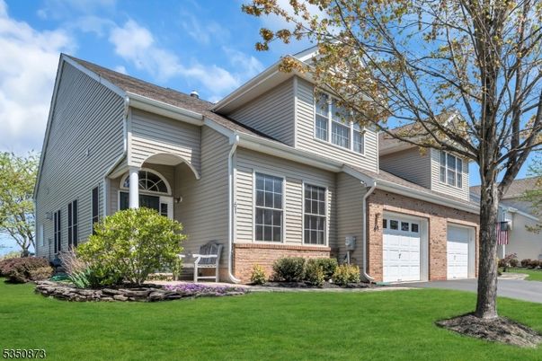 Attached, Exterior, Facade, Brick Facade, American Craftsman
