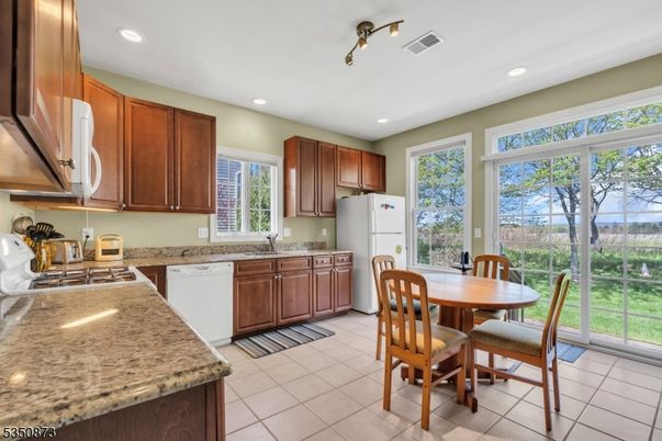 Dining room, Interior, Kitchen, Recessed Lighting