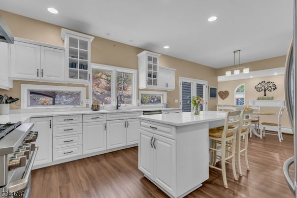 Dining room, Interior, Kitchen, Pendant Lights, Recessed Lighting, Wood Texture Flooring