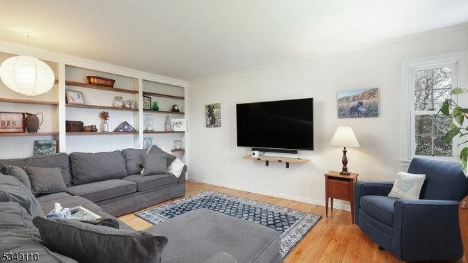 Interior, Living room, Pendant Lights, Wood Texture Flooring