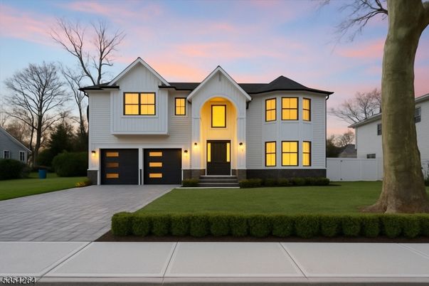 Attached, Exterior, Facade, Farmhouse