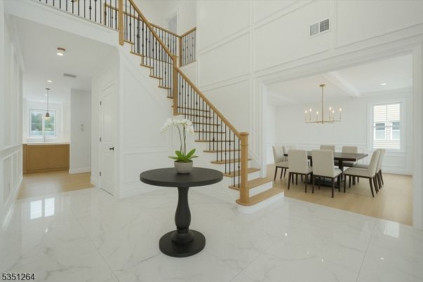 Chandelier, Dining room, Interior, Marble, Pendant Lights, Recessed Lighting