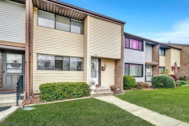 Exterior, Facade, Brick Facade, Rowhouse