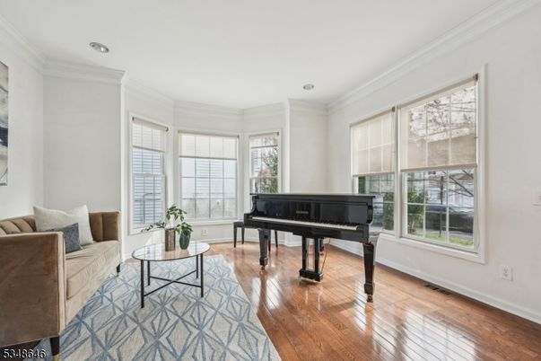 Interior, Living room, Piano, Recessed Lighting, Wood Texture Flooring